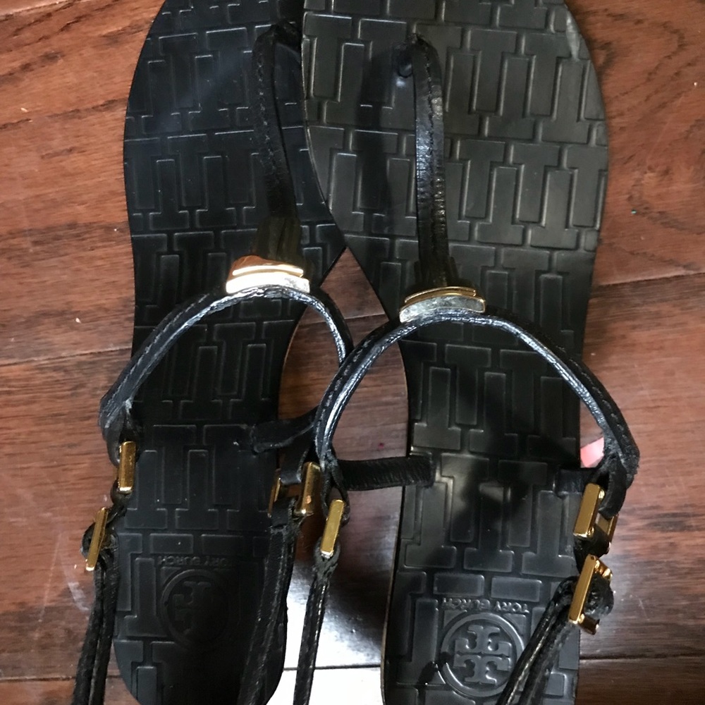 Stunning TB sandals with gold T and other alights!